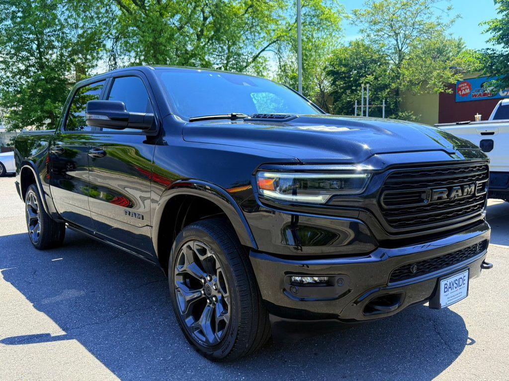 View vehicle photo 7