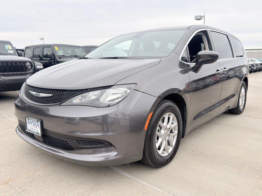 2023 Chrysler Voyager LX FWD