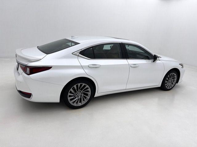2025 Lexus ES 300h Luxury