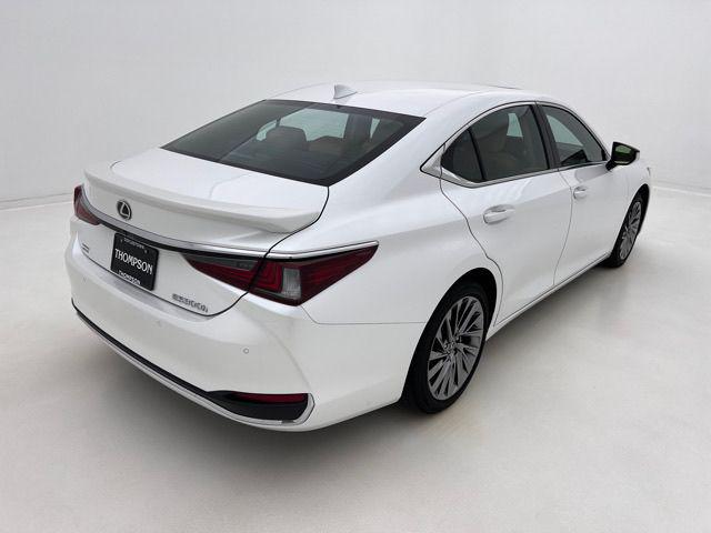 2025 Lexus ES 300h Luxury