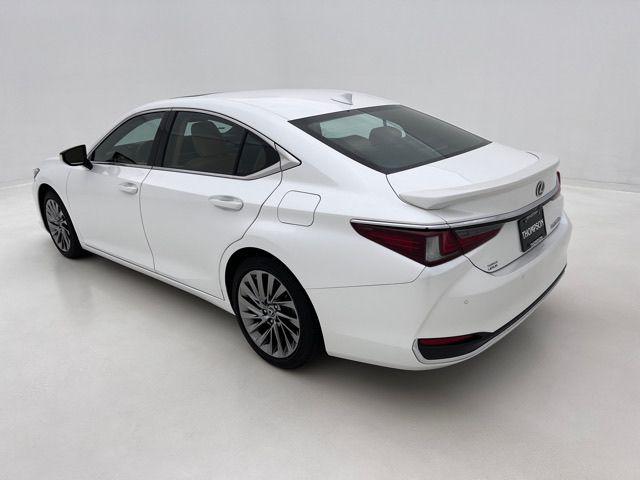 2025 Lexus ES 300h Luxury