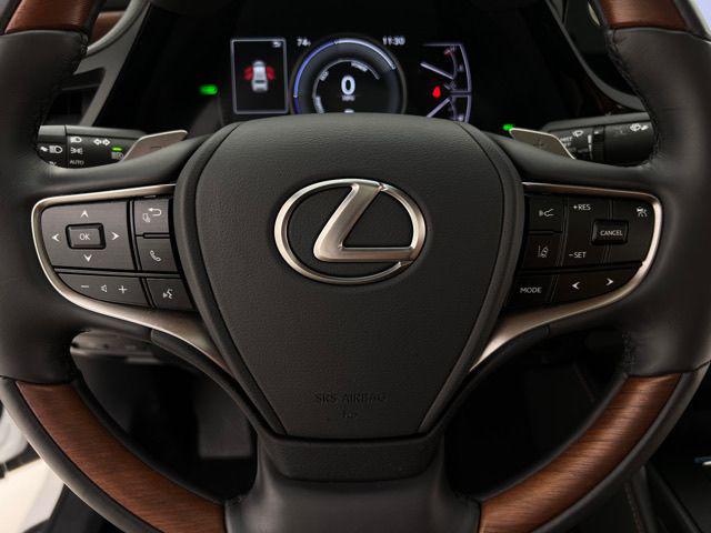 2025 Lexus ES 300h Luxury