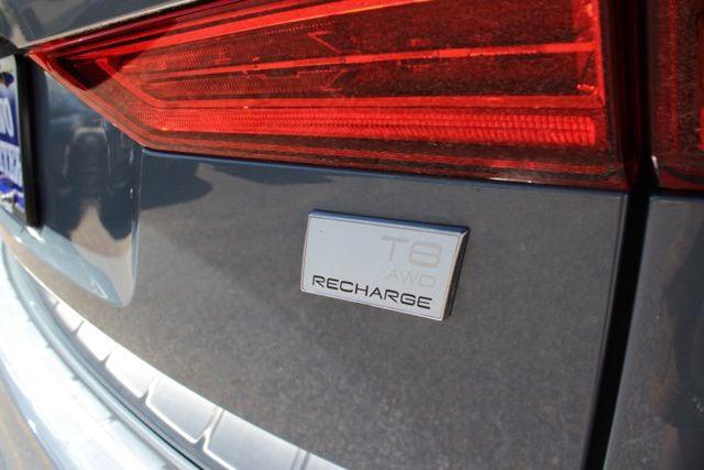 2024 Volvo XC60 Recharge T8 Plus Dark Theme