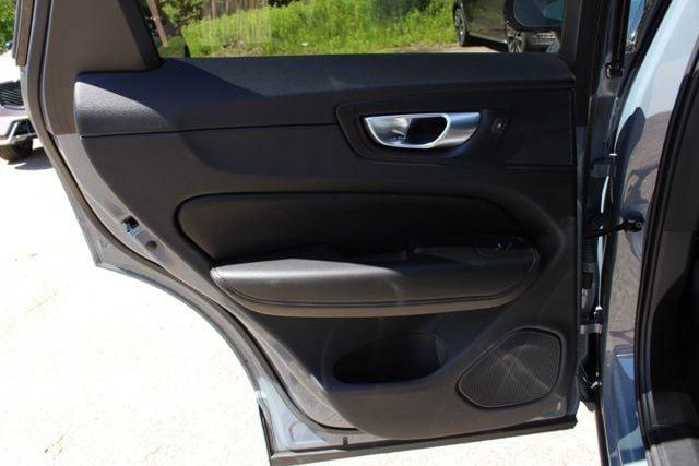 2024 Volvo XC60 Recharge T8 Plus Dark Theme