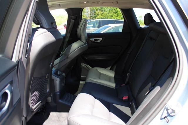 2024 Volvo XC60 Recharge T8 Plus Dark Theme