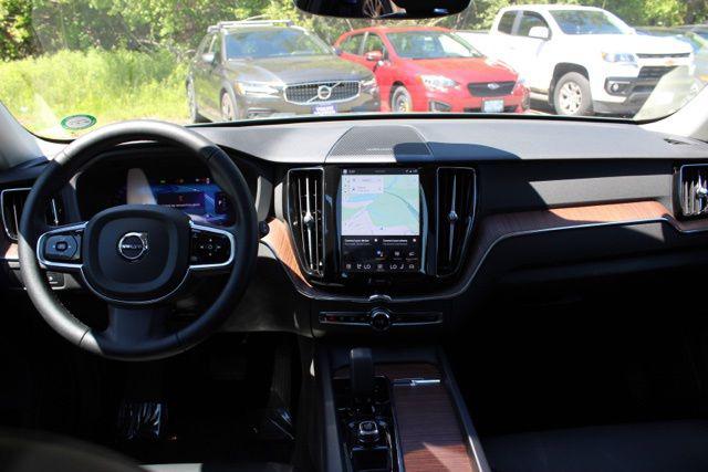 2024 Volvo XC60 Recharge T8 Plus Dark Theme