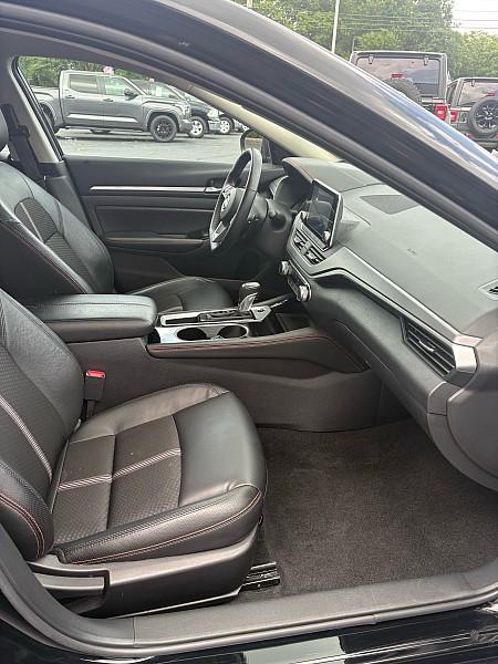 2025 Nissan Altima SR FWD