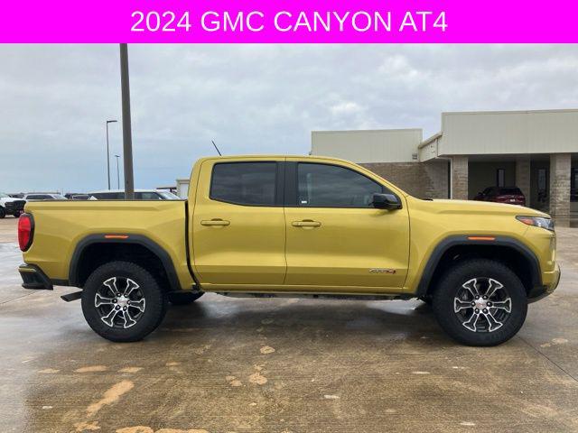 2024 GMC Canyon 4WD AT4