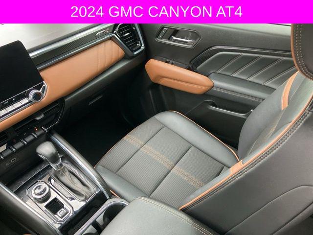 2024 GMC Canyon 4WD AT4