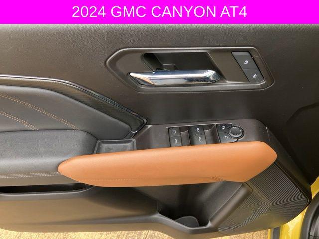 2024 GMC Canyon 4WD AT4