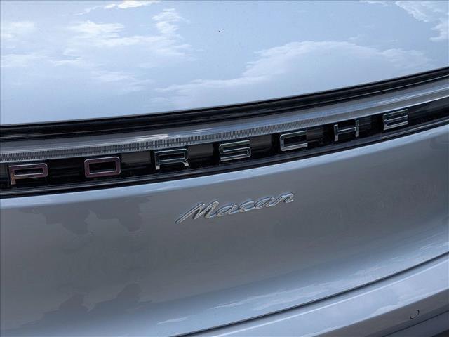 2026 Porsche Macan AWD