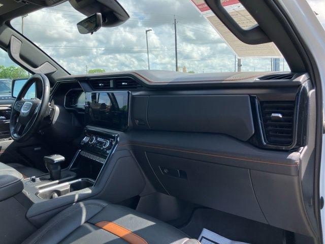 2023 GMC Sierra 1500 4WD Crew Cab Short Box AT4