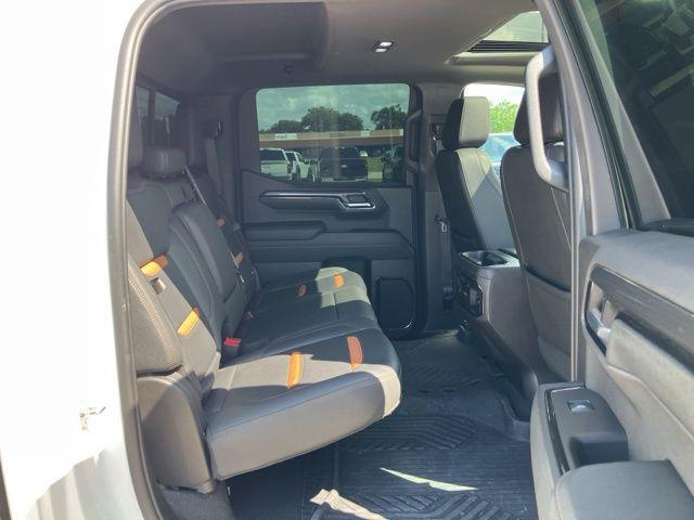 2023 GMC Sierra 1500 4WD Crew Cab Short Box AT4