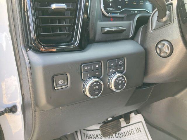 2023 GMC Sierra 1500 4WD Crew Cab Short Box AT4