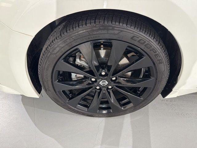 2022 Nissan Maxima SR Xtronic CVT