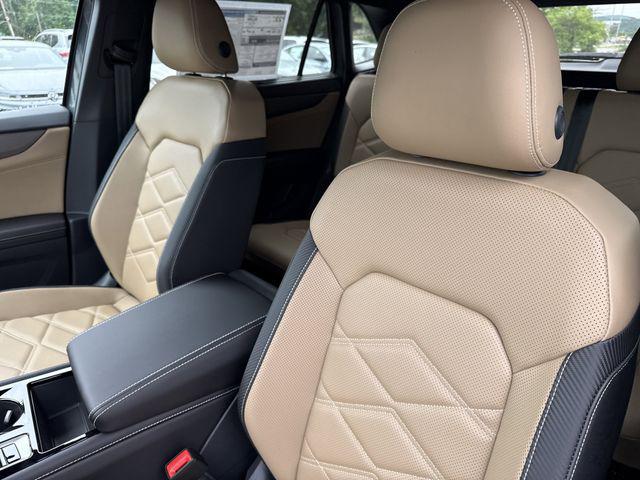 2026 Volkswagen Atlas Cross Sport SE with Technology