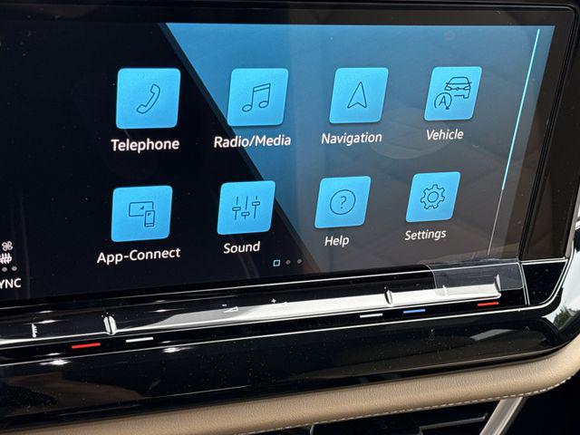 2026 Volkswagen Atlas Cross Sport SE with Technology