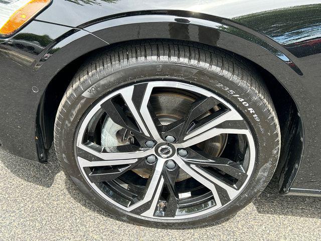 2023 Volvo S60 Recharge T8 Plus Dark Theme