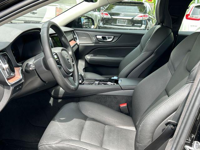 2023 Volvo S60 Recharge T8 Plus Dark Theme