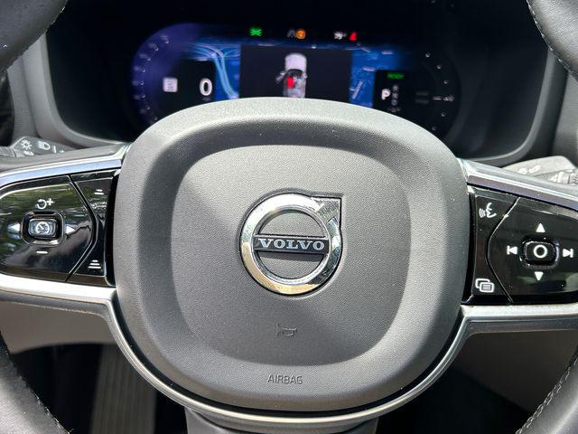 2023 Volvo S60 Recharge T8 Plus Dark Theme