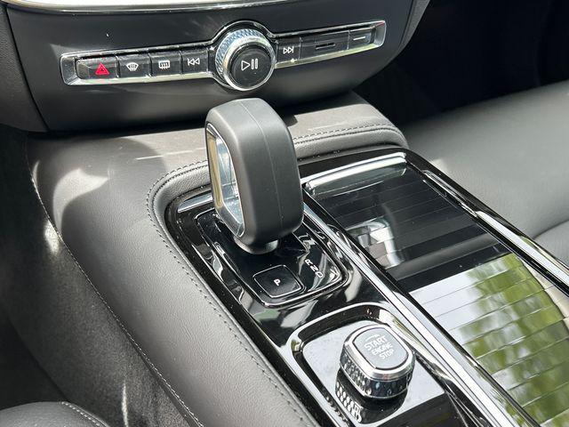 2023 Volvo S60 Recharge T8 Plus Dark Theme