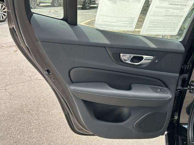 2023 Volvo S60 Recharge T8 Plus Dark Theme
