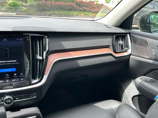 2023 Volvo S60 Recharge T8 Plus Dark Theme