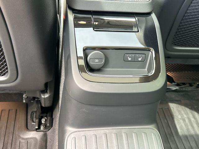 2023 Volvo S60 Recharge T8 Plus Dark Theme