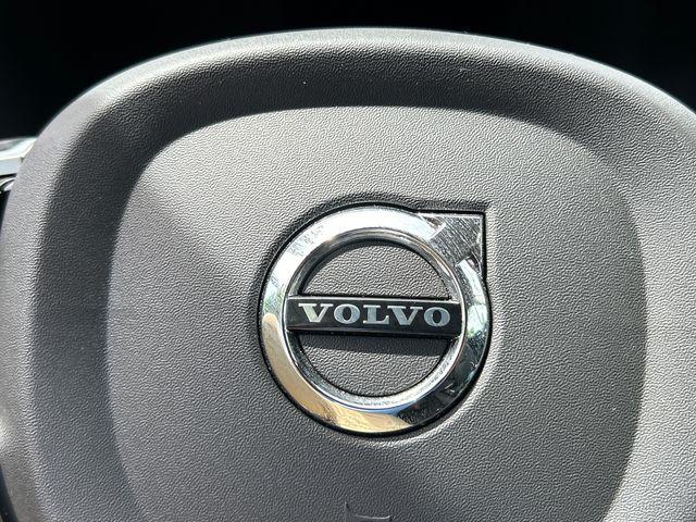 2023 Volvo S60 Recharge T8 Plus Dark Theme