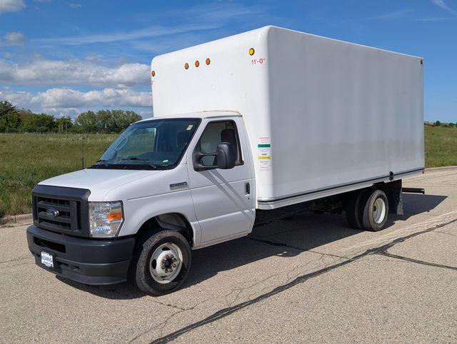 2023 Ford E-450 Cutaway Base