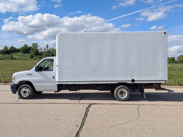 2023 Ford E-450 Cutaway Base