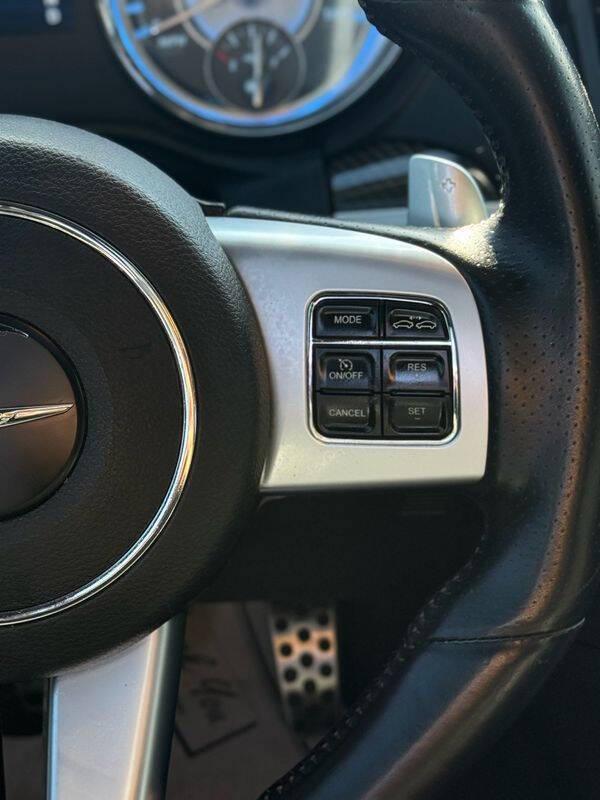 2012 Chrysler 300 SRT8