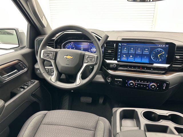2026 Chevrolet Silverado 1500 4WD Crew Cab Standard Bed LT