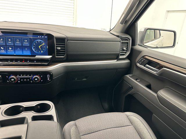 2026 Chevrolet Silverado 1500 4WD Crew Cab Standard Bed LT