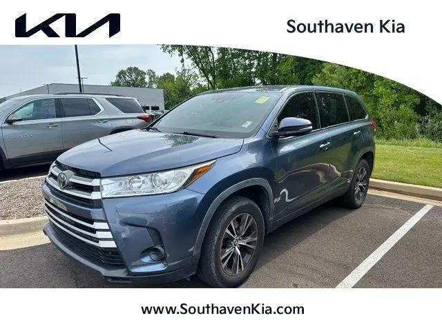 2019 Toyota Highlander LE for sale in Southaven, MS