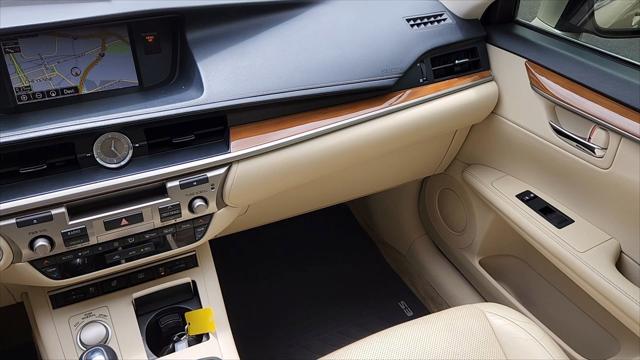 2015 Lexus ES 300h Hybrid