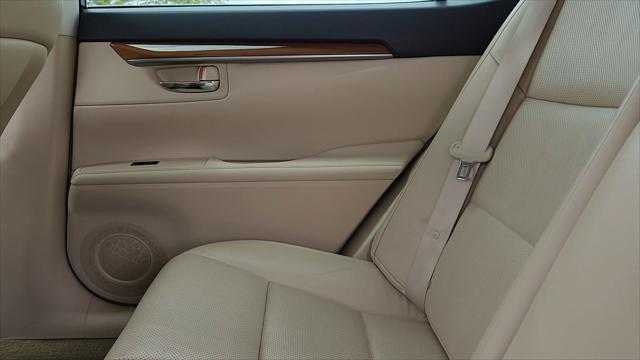 2015 Lexus ES 300h Hybrid