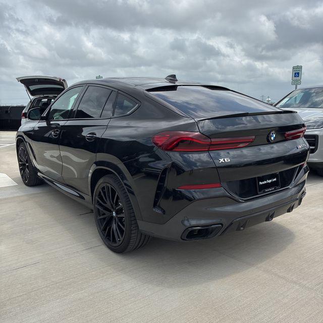 2021 BMW X6 M50i