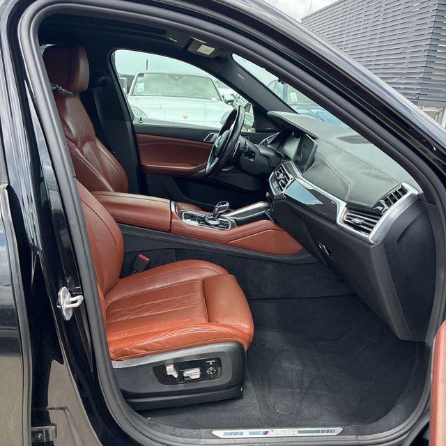 2021 BMW X6 M50i