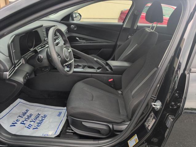 2023 Hyundai Elantra SE