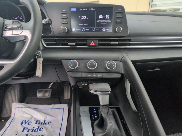 2023 Hyundai Elantra SE