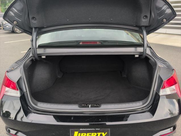 2023 Hyundai Elantra SE