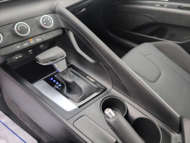 2023 Hyundai Elantra SE