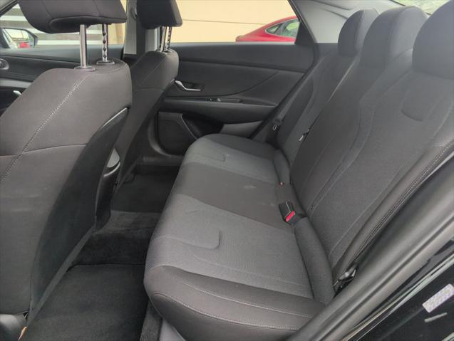 2023 Hyundai Elantra SE
