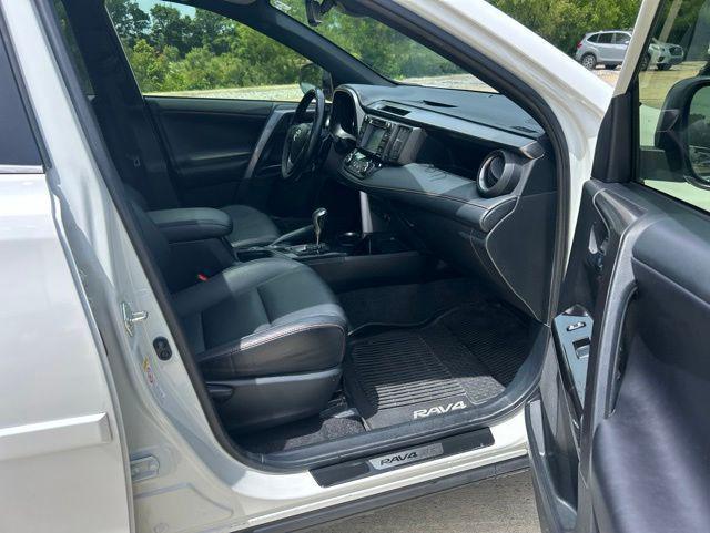 2018 Toyota RAV4 SE