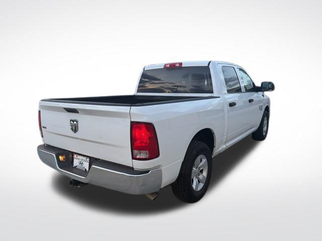 2023 Ram 1500 Classic SLT Crew Cab 4x2 5'7" Box