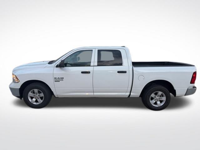 2023 Ram 1500 Classic SLT Crew Cab 4x2 5'7" Box