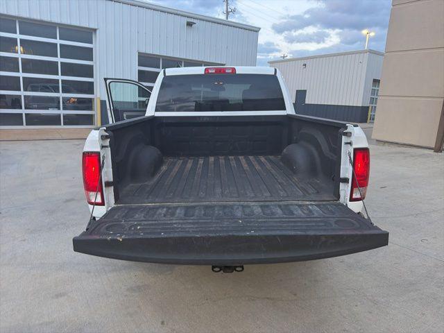 2023 Ram 1500 Classic SLT Crew Cab 4x2 5'7" Box
