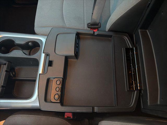 2023 Ram 1500 Classic SLT Crew Cab 4x2 5'7" Box