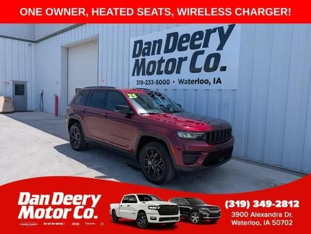 2025 Jeep Grand Cherokee Altitude 4x4 for sale in Waterloo, IA